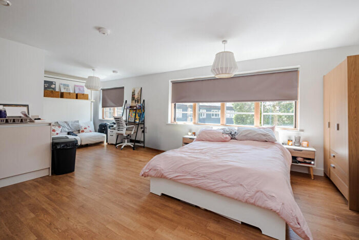 Studio For Sale In Mildmay Avenue, London, N1