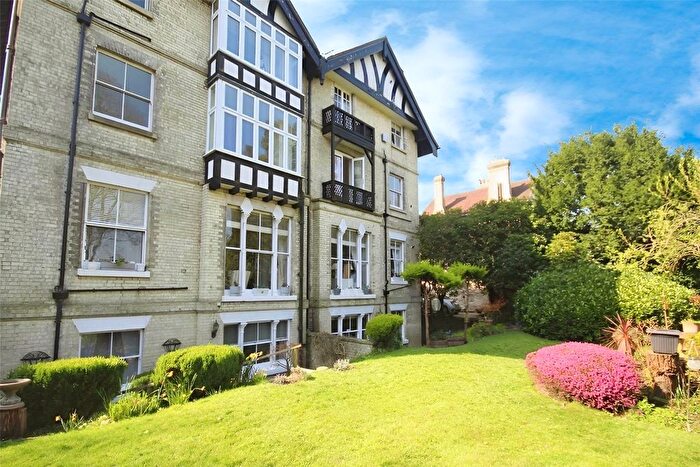 2 Bedroom Flat To Rent In Coopers Hill Lane, Englefield Green, Surrey, TW20