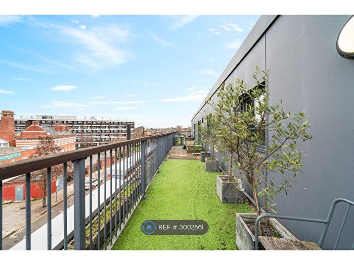 2 Bedroom Flat To Rent In Chapter House, London, E2