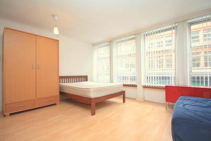 Studio To Rent In Rochester Row, London, SW1P