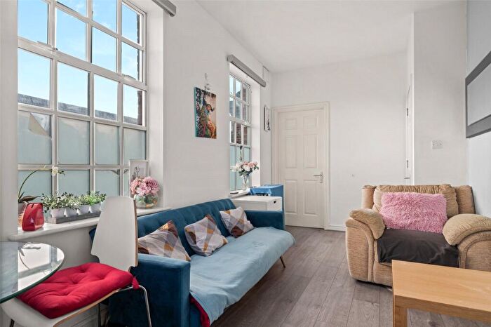 1 Bedroom Apartment For Sale In High Street, Bracknell, Berkshire, RG12