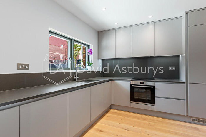 4 Bedroom Mews To Rent In Etrona Mews, Granville Road, Childs Hill, NW2