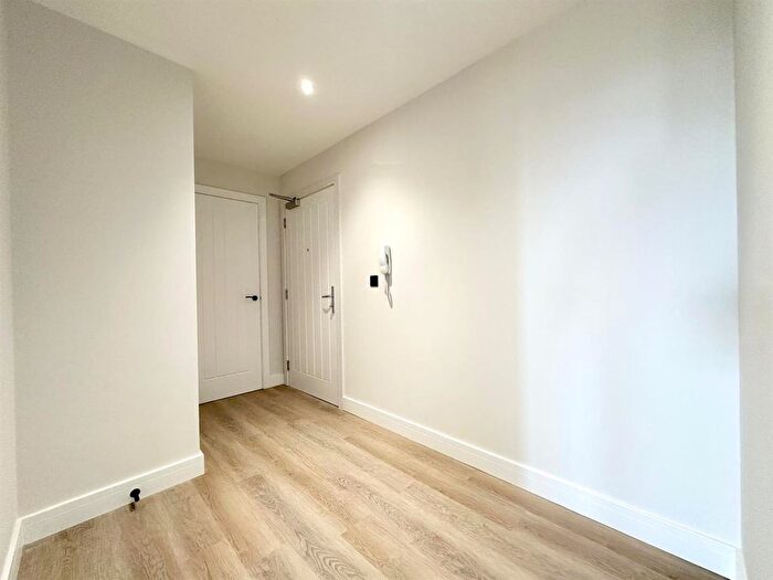 2 Bedroom Flat To Rent In Sheffield Road, Birdwell, S70