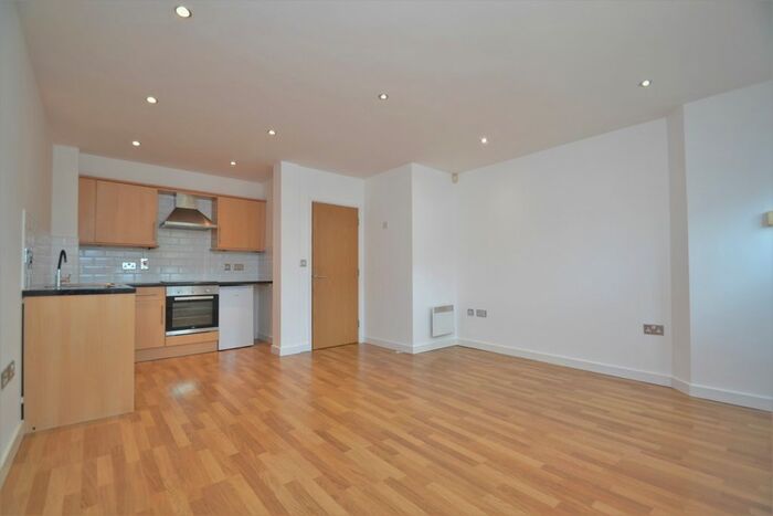 2 Bedroom Flat To Rent In Springbank Road, London, SE13