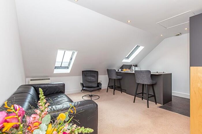 1 Bedroom Apartment To Rent In Bullingdon Road, East Oxford, OX4