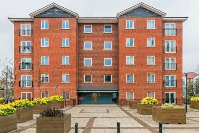 2 Bedroom Flat To Rent In John Dyde Close, Bishop's Stortford, CM23