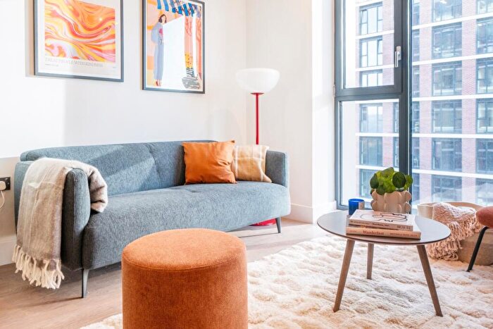 3 Bedroom Apartment To Rent In Uncle Leeds, Whitehall Leeds, LS12