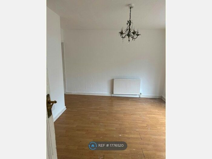 4 Bedroom Terraced House To Rent In Rushden Gardens, London, NW7