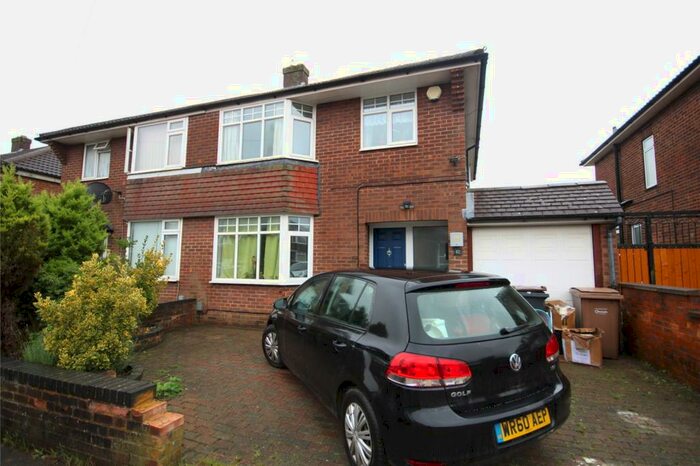 3 Bedroom Semi-Detached House To Rent In Silecroft Road, Luton, LU2