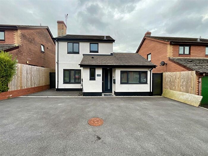 3 Bedroom Detached House For Sale In Llys Cilsaig, Dafen, Llanelli, SA14
