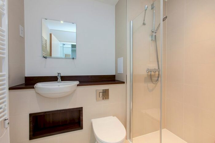 2 Bedroom Flat To Rent In Oslo Tower, Greenland Place, Surrey Quays, SE8