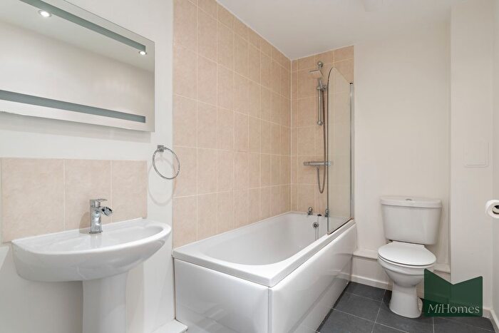 2 Bedroom Flat To Rent In Coppetts Road, Muswell Hill, N10