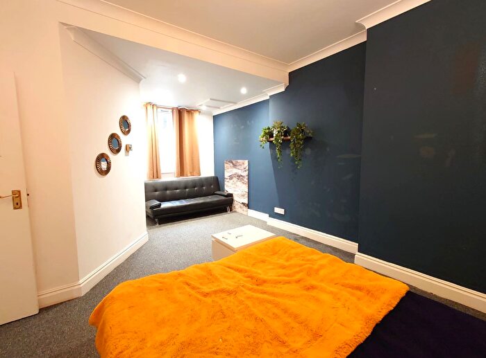 2 Bedroom Flat To Rent In Richmond Place, Brighton, BN2