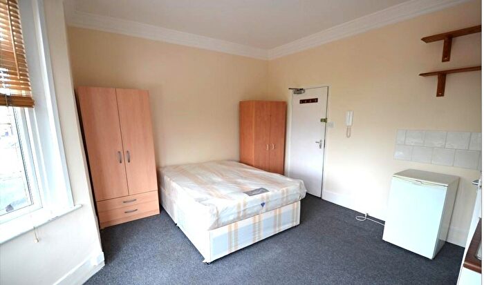 Flat To Rent In West Green Road, Harringay, N15