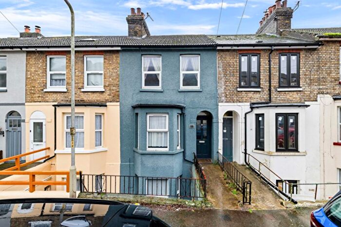 3 Bedroom Terraced House For Sale In Heathfield Avenue, Dover, CT16