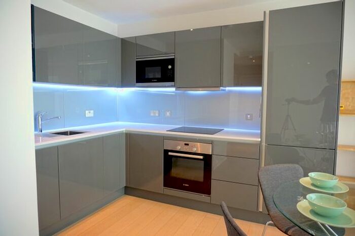 1 Bedroom Flat For Sale In Glasshouse Gardens, London, E20