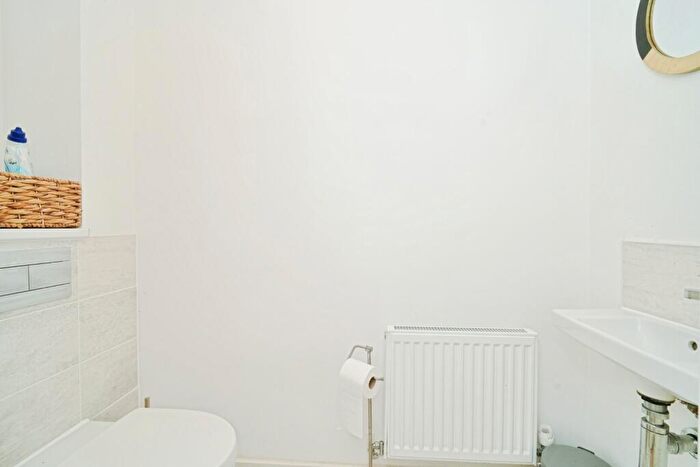 4 Bedroom Semi-Detached House For Sale In Danesdale Drive, Manchester, M4
