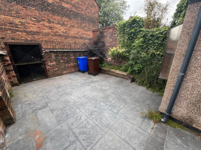 1 Bedroom Flat To Rent In Queens Avenue, Tunstall, ST6