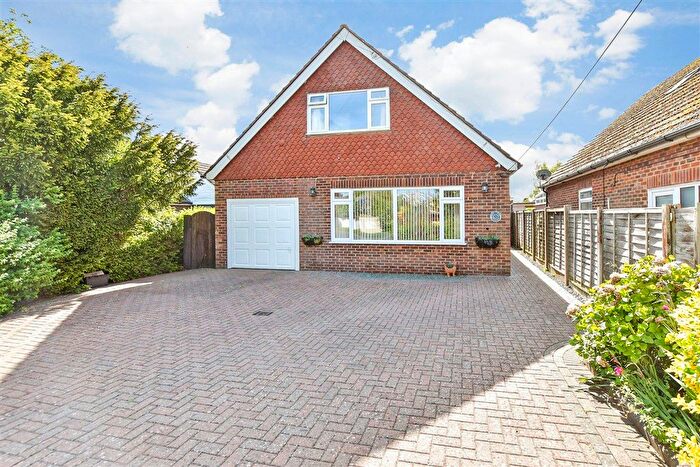 3 Bedroom Chalet For Sale In St. Andrew's Road, Littlestone, New Romney, Kent, TN28