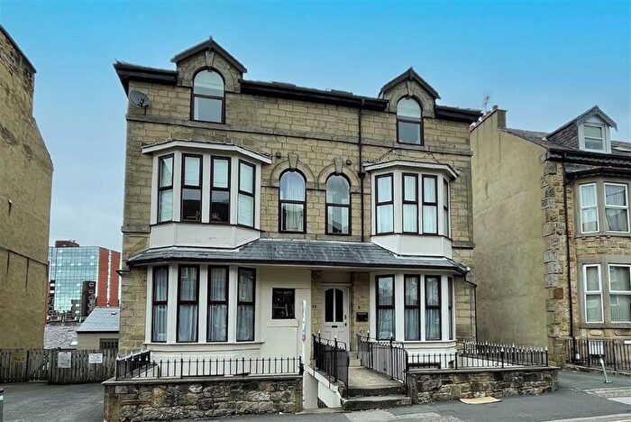 2 Bedroom Flat For Sale In - Cheltenham Mount, Harrogate, HG1