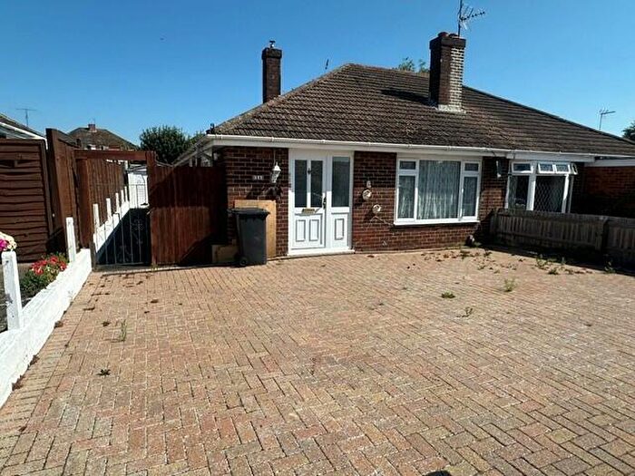 3 Bedroom Semi-Detached Bungalow For Sale In Barfield Road, Thatcham, RG18