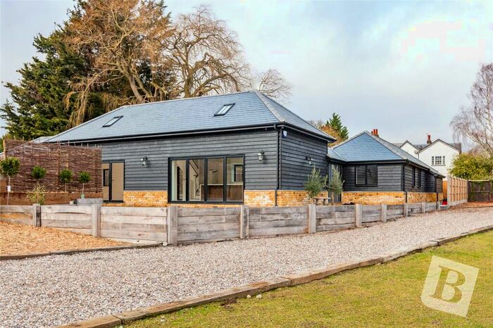 4 Bedroom Bungalow For Sale In London Road, Stanford Rivers, Ongar, Essex, CM5