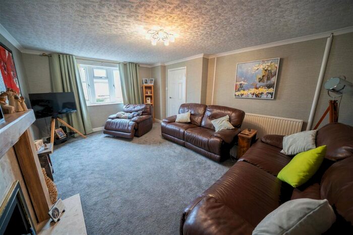 3 Bedroom Terraced House For Sale In Flatholme Road, Netherhall, Leicester, LE5