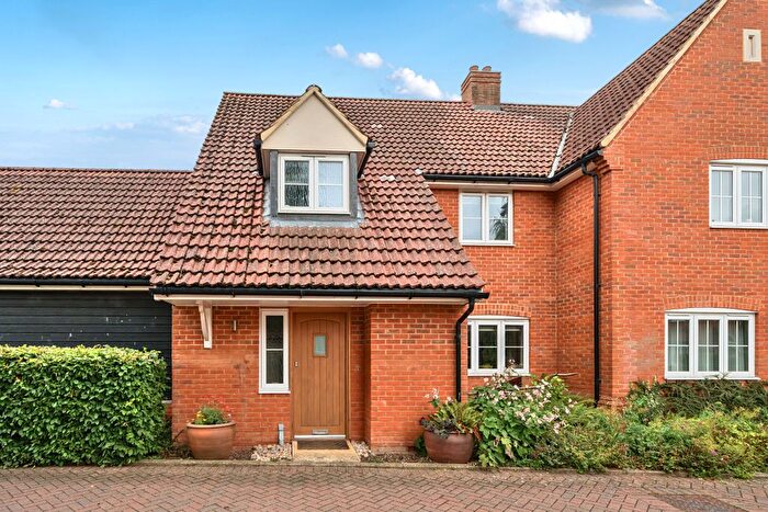 4 Bedroom Detached House For Sale In Printers Piece, Haddenham, HP17