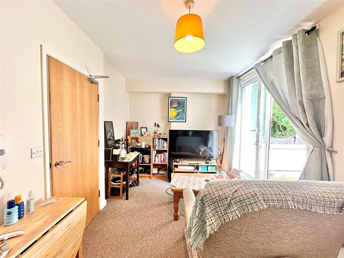 1 Bedroom Flat To Rent In Bath Road, Arnos Vale, Bristol, BS4