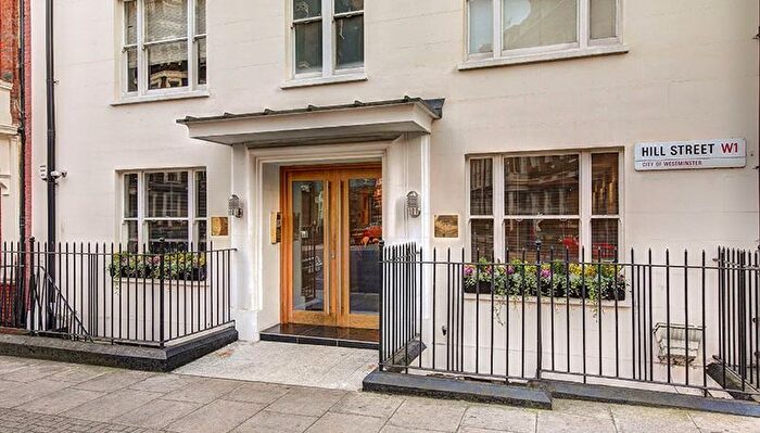 1 Bedroom Flat To Rent In Hill Street, London, W1J
