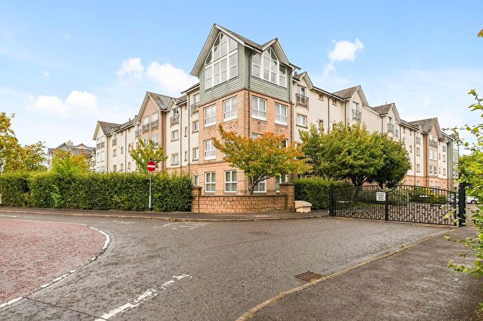 2 Bedroom Flat For Sale In Chandlers Court, Stirling, FK8