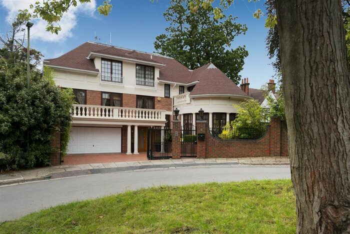 5 Bedroom Detached House To Rent In Bryon Drive, Kenwood N2