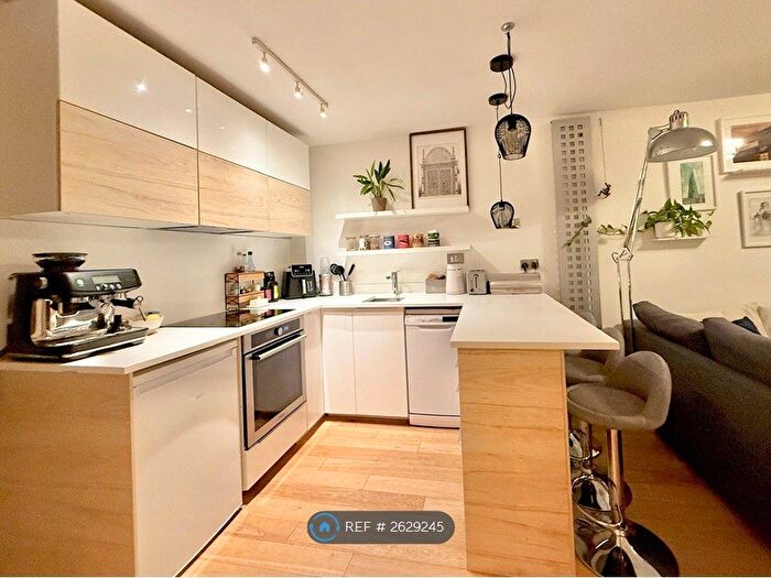 2 Bedroom Flat To Rent In Hopton Street, London, SE1