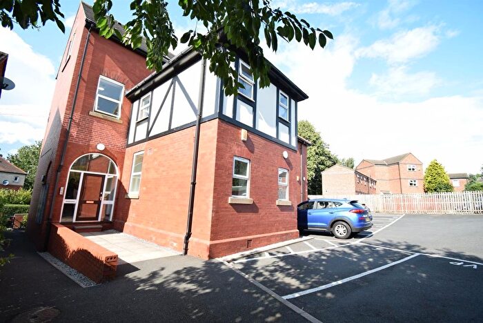 2 Bedroom Flat To Rent In The Gables, Park Lodge Lane, WF1