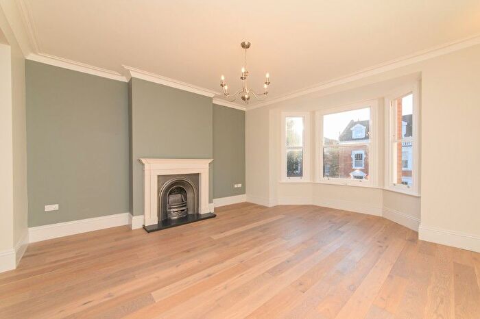4 Bedroom Flat To Rent In Southwood Avenue, Highgate, N6