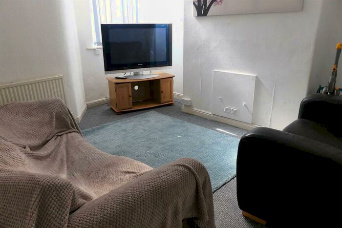 4 Bedroom Terraced House To Rent In Moseley Road, Fallowfield, M14