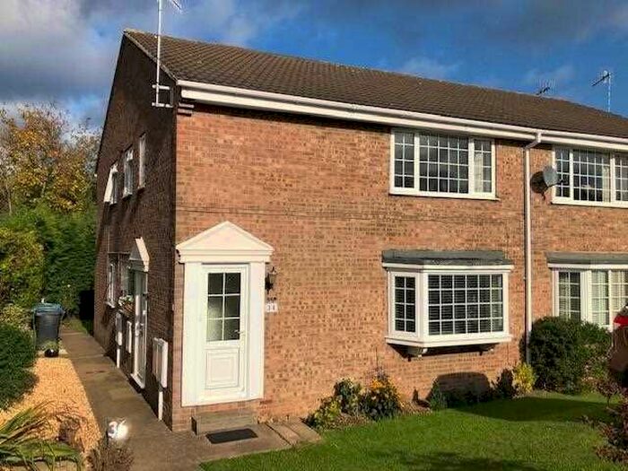 2 Bedroom Flat To Rent In Ashdown Drive, Walton, Chesterfield S40