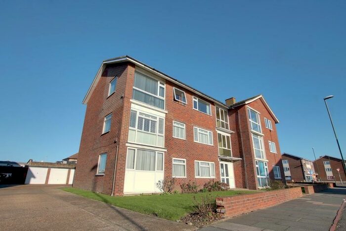2 Bedroom Flat To Rent In Beach Green, Shoreham-by-Sea, BN43