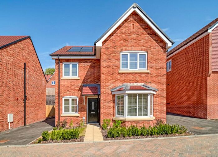 4 Bedroom Detached House For Sale In Selborne Park, Selborne Road, Alton, Hampshire, GU34