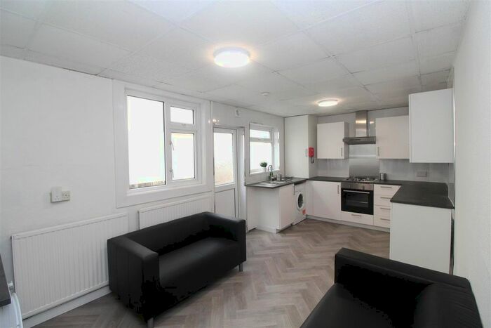 5 Bedroom Property To Rent In Whitchurch Road, Cardiff, CF14