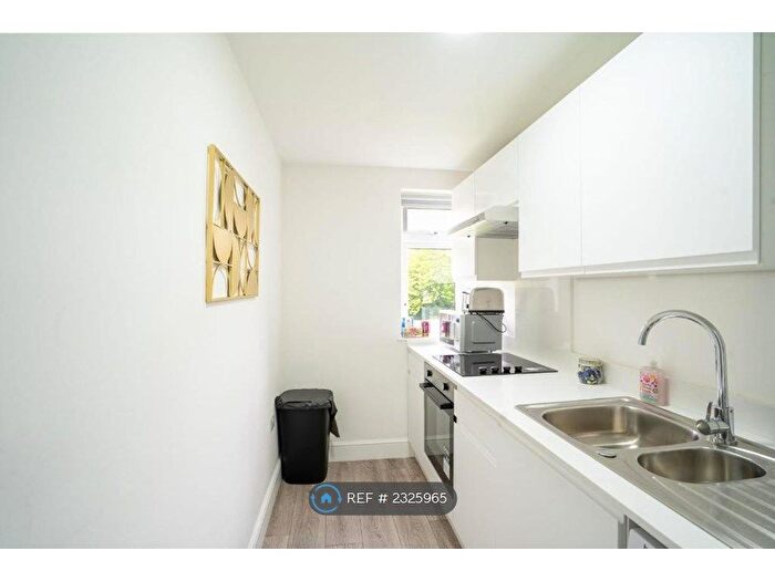 1 Bedroom Flat To Rent In Langland Road, Netherfield, Milton Keynes, MK6