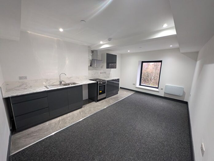 1 Bedroom Flat To Rent In Commercial Street, Mountain Ash, CF45