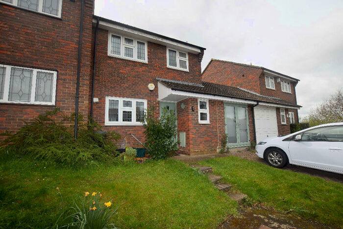 3 Bedroom Semi-Detached House To Rent In Woodford Green, Essex, IG8