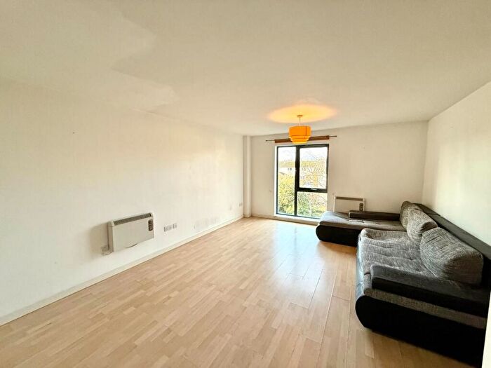 2 Bedroom Flat To Rent In The Grange, London, SW19
