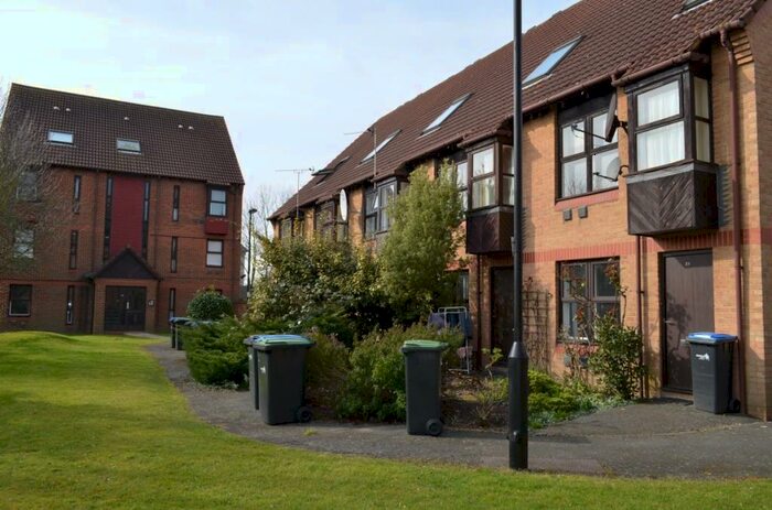 1 Bedroom Flat To Rent In Pilgrims Close, Palmers Green, N13