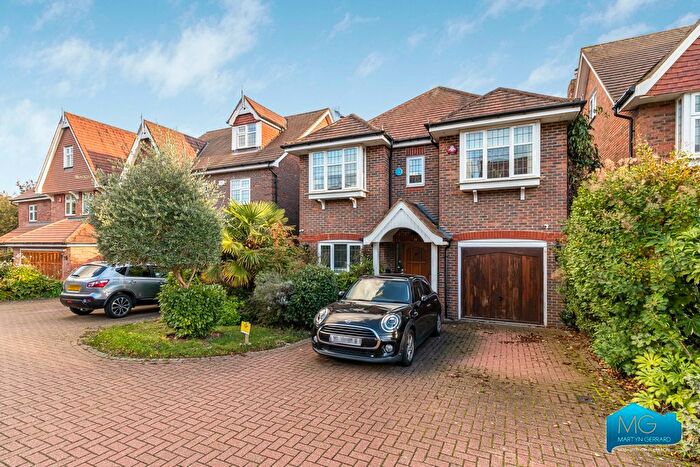 4 Bedroom Detached House To Rent In Flora Close, Stanmore, London, HA7