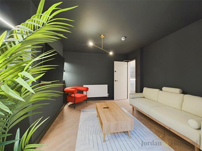 1 Bedroom Terraced House To Rent In Grosvenor Place, Chester, Cheshire, CH1