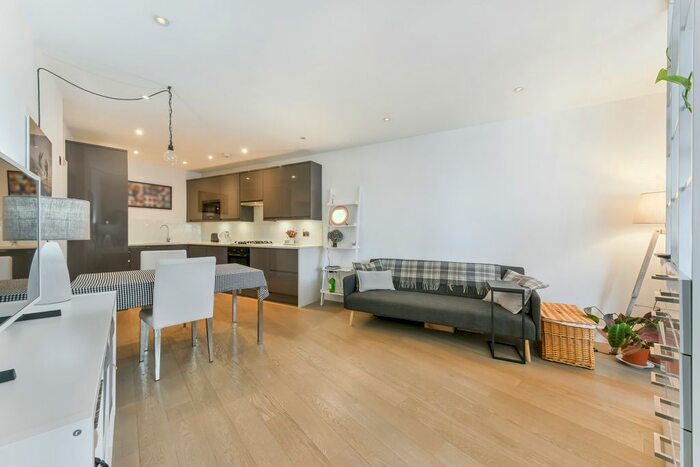 1 Bedroom Studio To Rent In Archway Mews, London, SW15