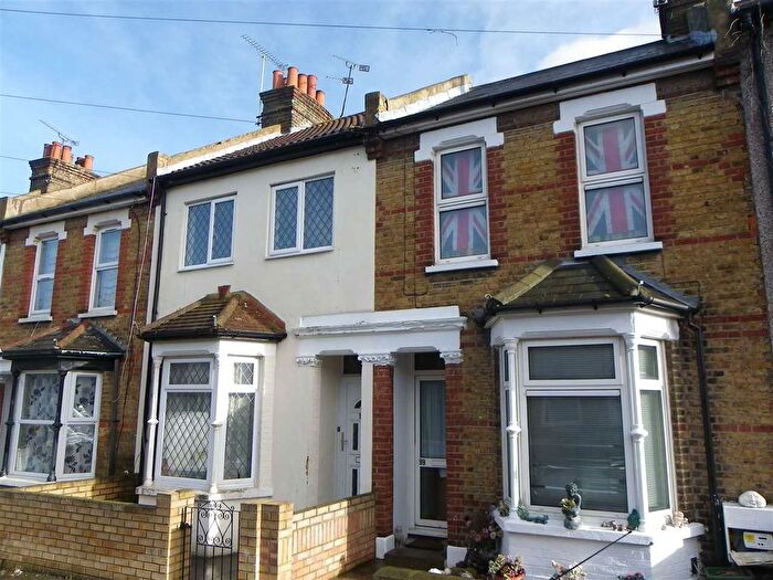 Terraced House To Rent In All Saints Road, Gravesend, DA11