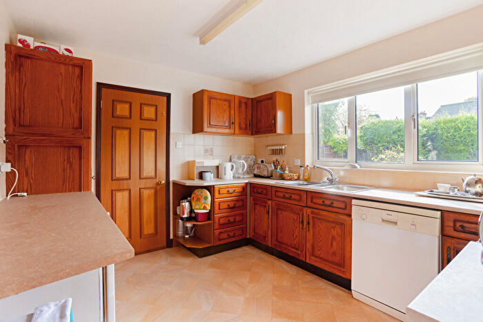 4 Bedroom Detached House For Sale In Park Close, Middleton Stoney, OX25